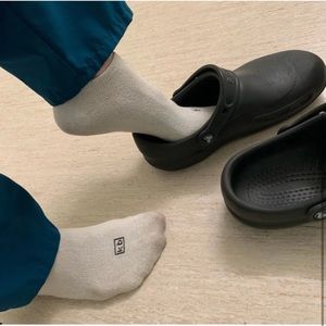 One pair white kb socks